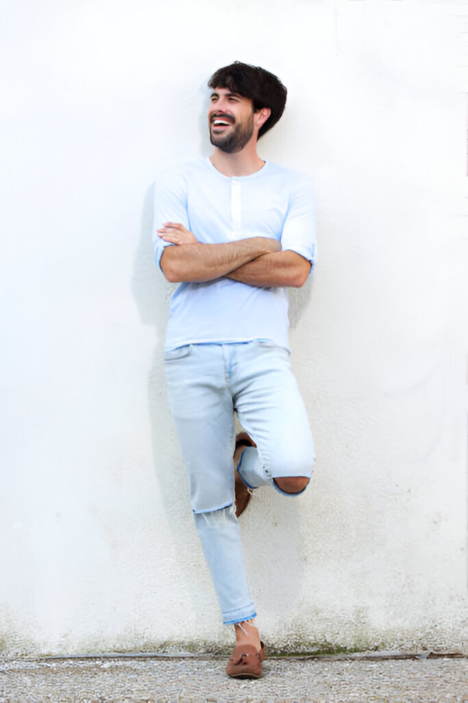 How to Style Men’s Jeans for a Casual Summer Look Style Men’s Jeans for a Casual Summer Look
